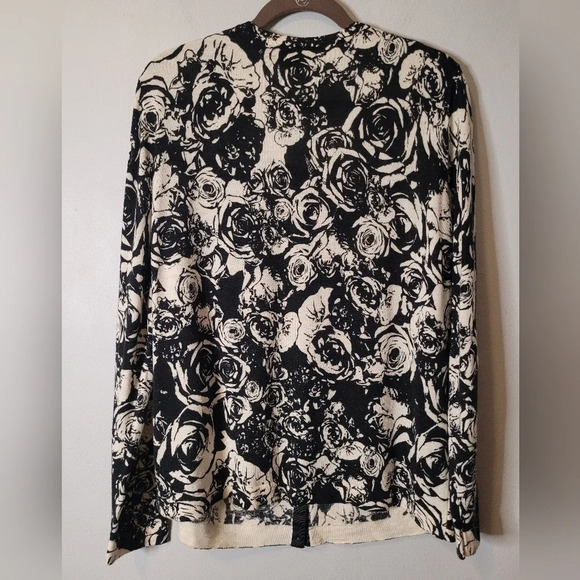 Lord & Taylor women's black cream floral Merino wool cardigan sweater, plus 1X - Picture 9 of 9